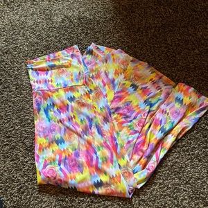 Super cute Lularoe skirt! Worn 1 time :)